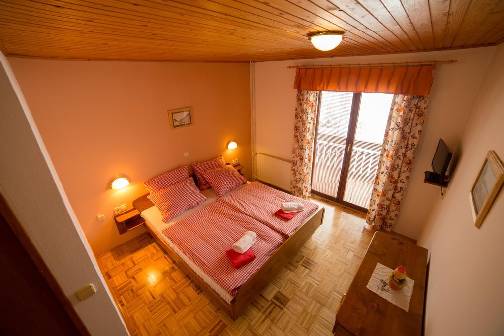 Guest House Pr'Kosnik Bohinj ภายนอก รูปภาพ